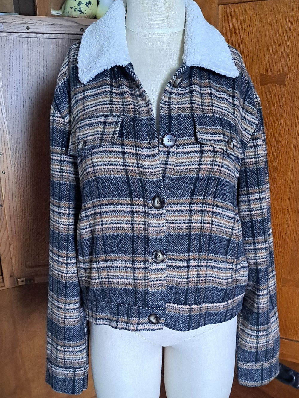 Akaiv Brushed Herringbone Tweed Sherpa Jacket Medium M